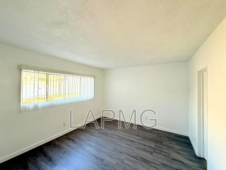 1426 S Point View St #5 — Photo 20