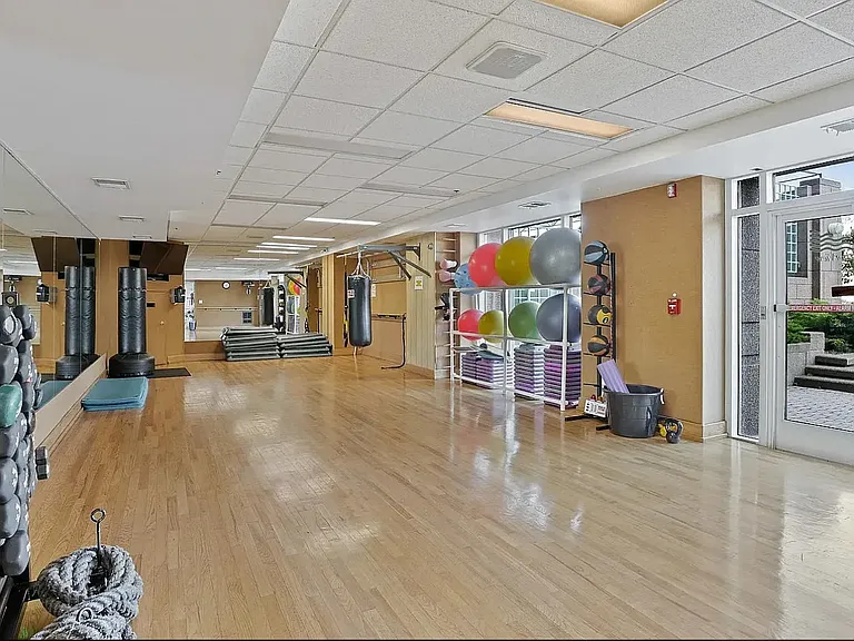 100 Harborview Dr #204 — Photo 19