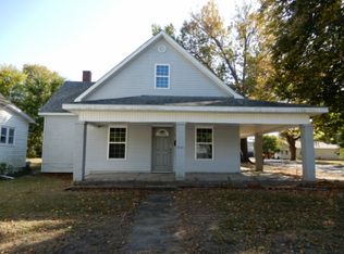 656 Vine St, Clinton, IN 47842