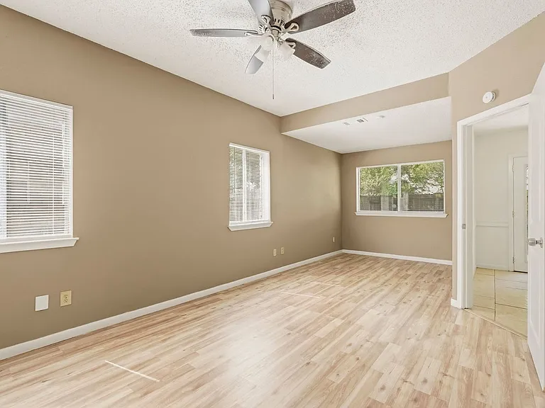 12318 Fetlock Dr — Photo 21
