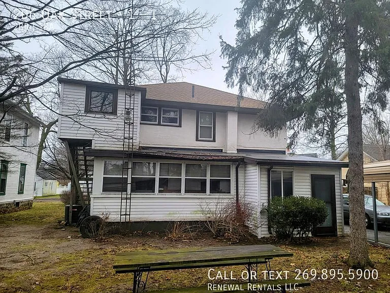 206 Oak St #1 — Photo 28