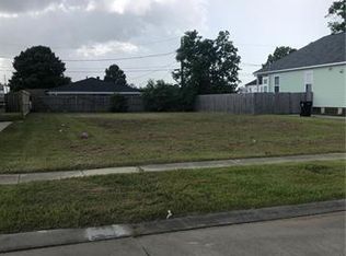 108 Seal Dr, Arabi, LA 70032