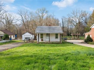 1664 Woods Rd, Akron, OH