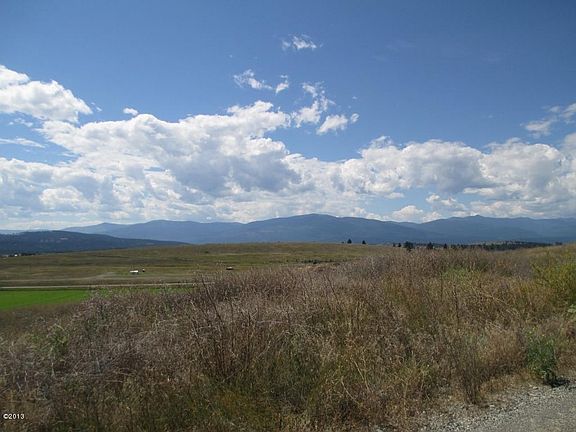 4th image of Nhn Hollenback Cir