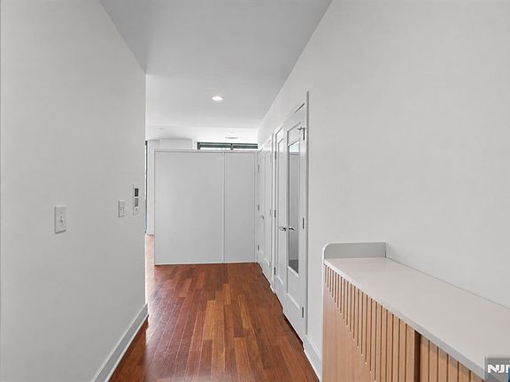 4th image of 201 Marin Blvd APT 813