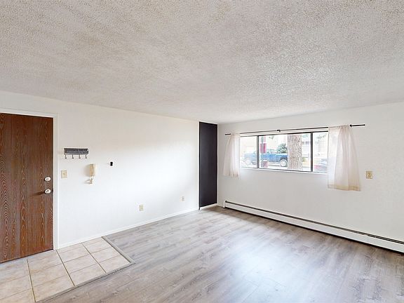 3rd image of 1140 Walnut Ave APT 8