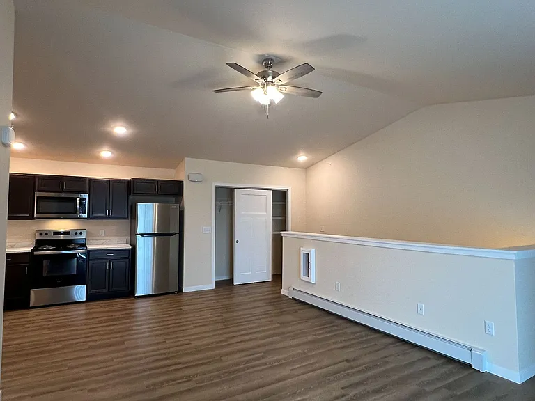 713 Caroline St — Photo 153