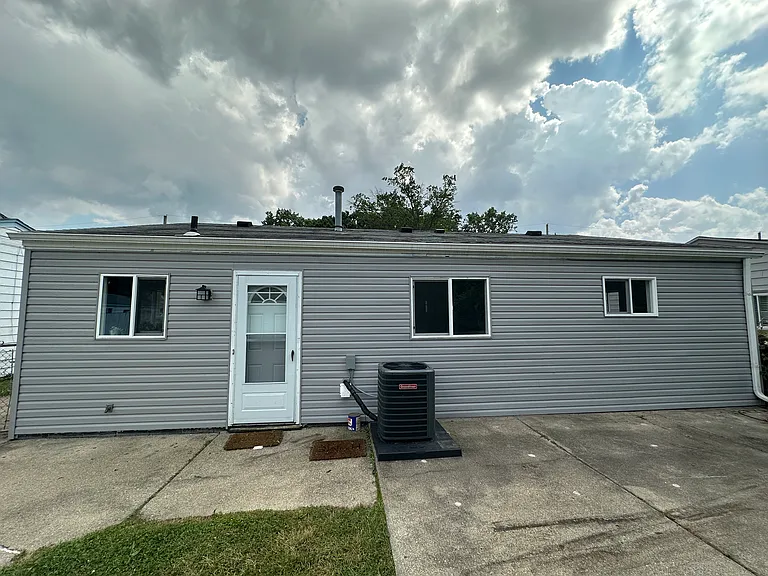 1615 E Greig Ave — Photo 27