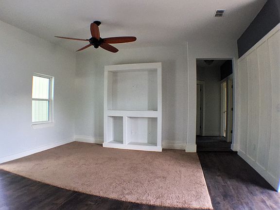 3rd image of 518 W Pickens Ave