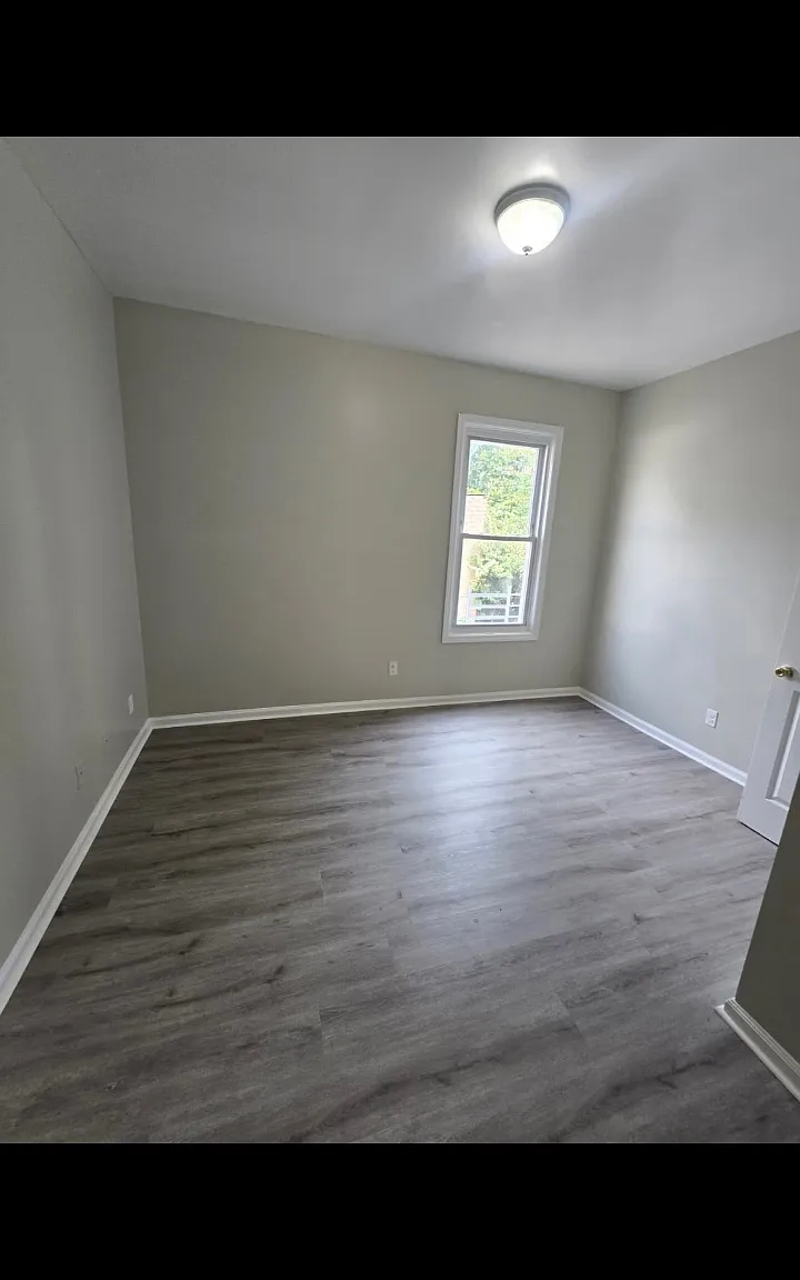 493 Irvine Turner Blvd — Photo 4