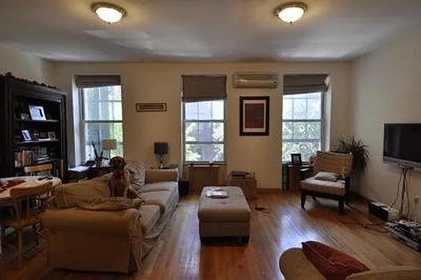 Rented by Veracity NYC LLC | media 12