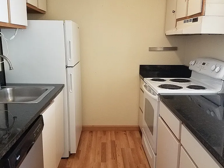 800 N Allen Pl #202 — Photo 4