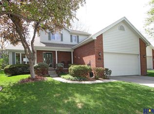 6415 Chesterfield Ct, Lincoln, NE 68510