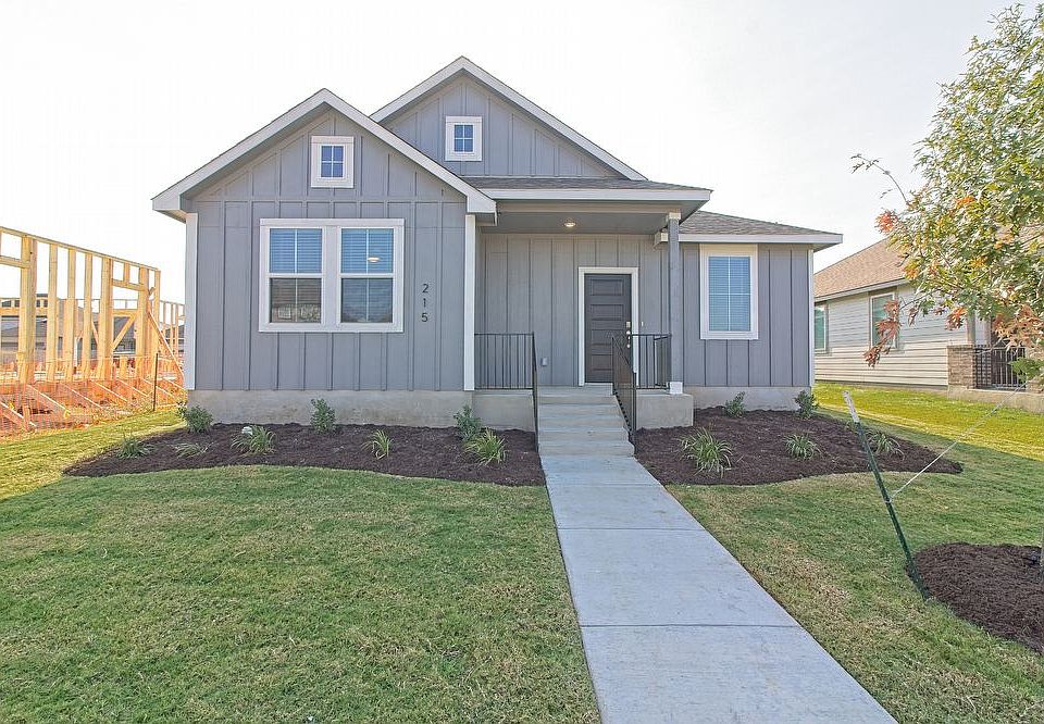 1st image of 215 Bethany Creek Dr
