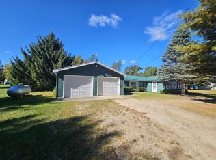 10141 Suzanne Dr, Harrison, MI 48625