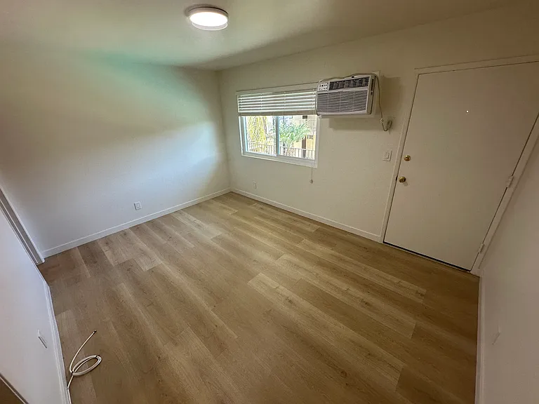 The Reef Apartments — Photo 20