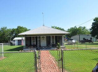 212 Church St, Strawn, TX 76475