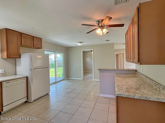 3rd image of 304 3rd St