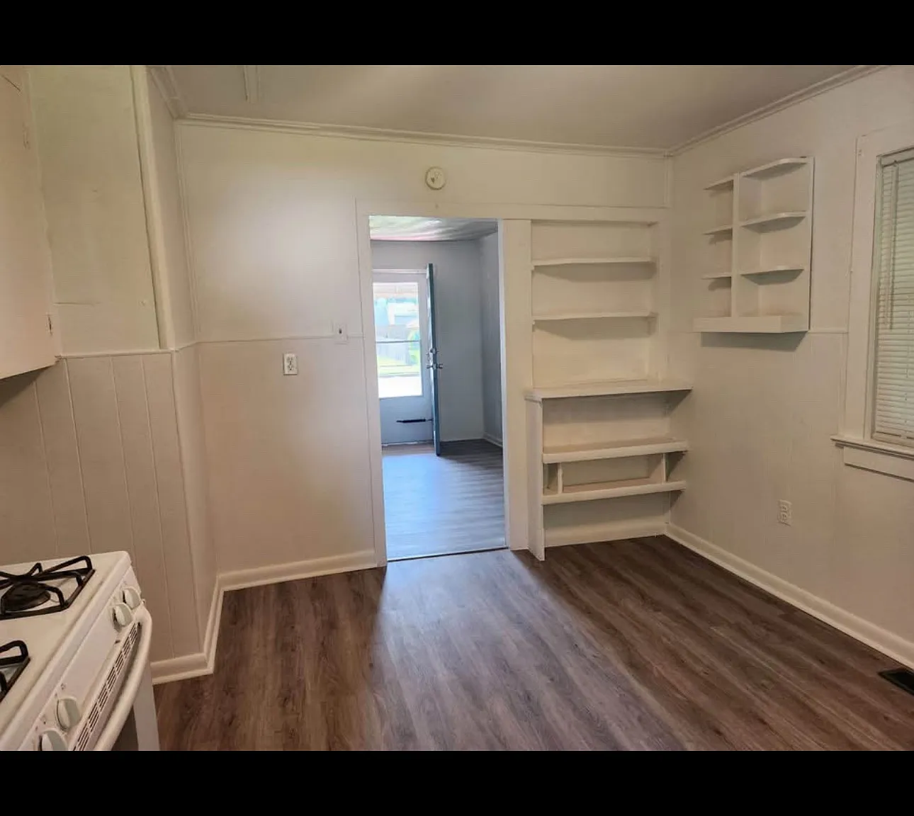 363 Carver Cir — Photo 3