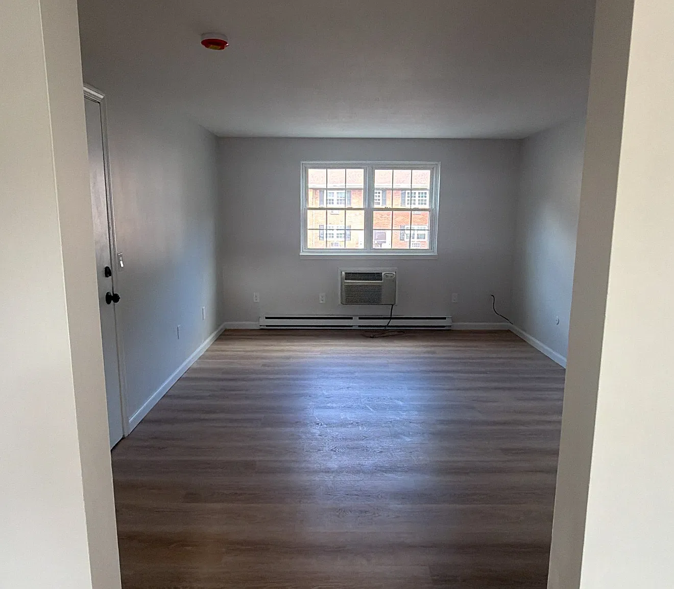 2 bed, 723 sqft, $1,800 — Photo 2