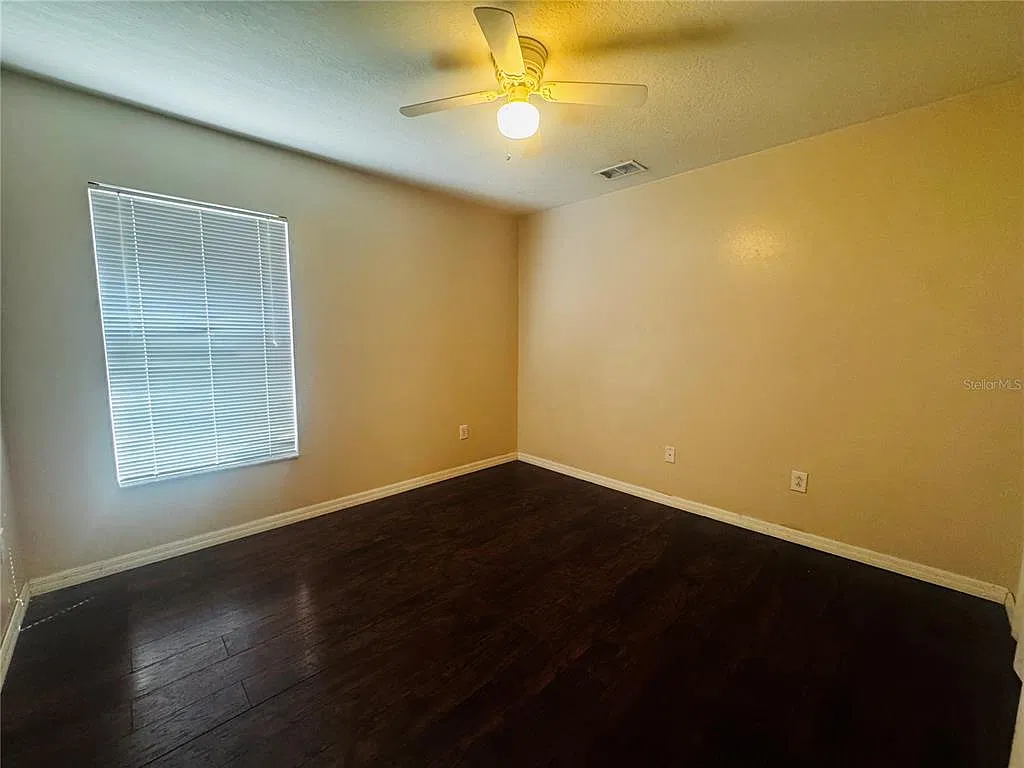 3 bed, 2.0 bath, 1335 sqft, $2,100 — Photo 4