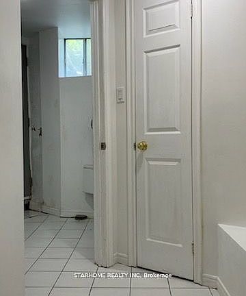 4th image of 17 Henry St #Basement