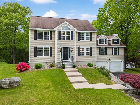 27 Cambridge Drive, Merrimack, NH 03054