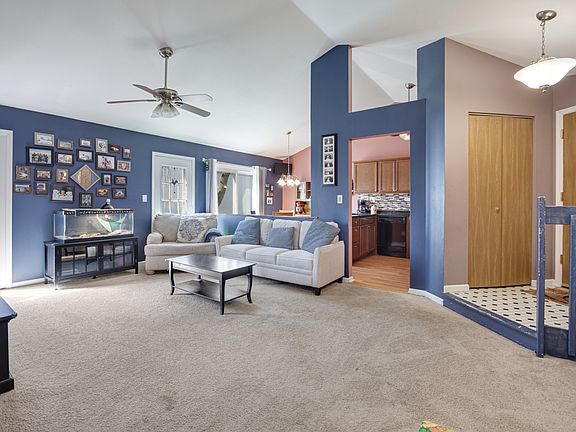 3rd image of 1214 Ballantrae Pl APT C