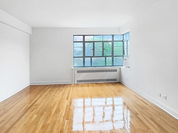3rd image of 150 Greenway Ter APT 55