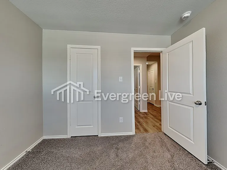 408 Saw Mill Rd — Photo 17