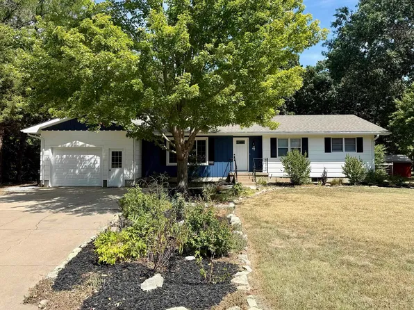 4 Regal Cres, Newton, KS 67117