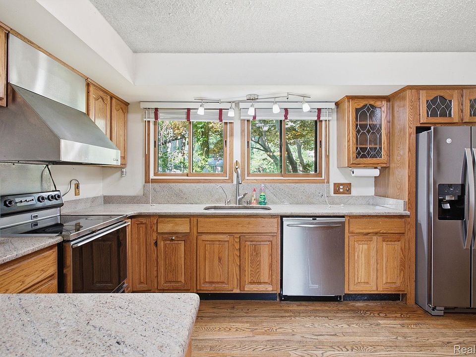2726 Bay Dr, photo 12