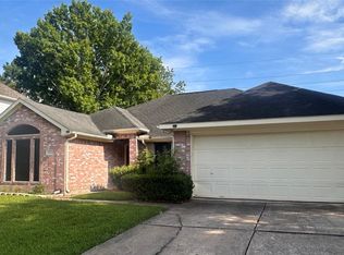 3522 Sheldon Dr, Pearland, TX 77584