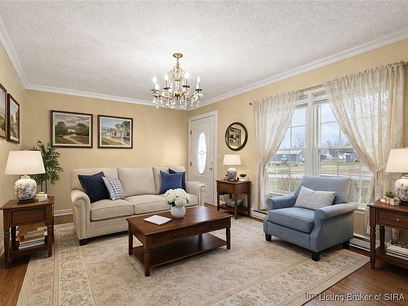 5th image of 103 Summers Lane NW