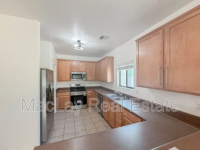 1308 W Fremont Rd — Photo 4