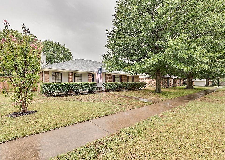 1st image of 2308 W Arbrook Blvd