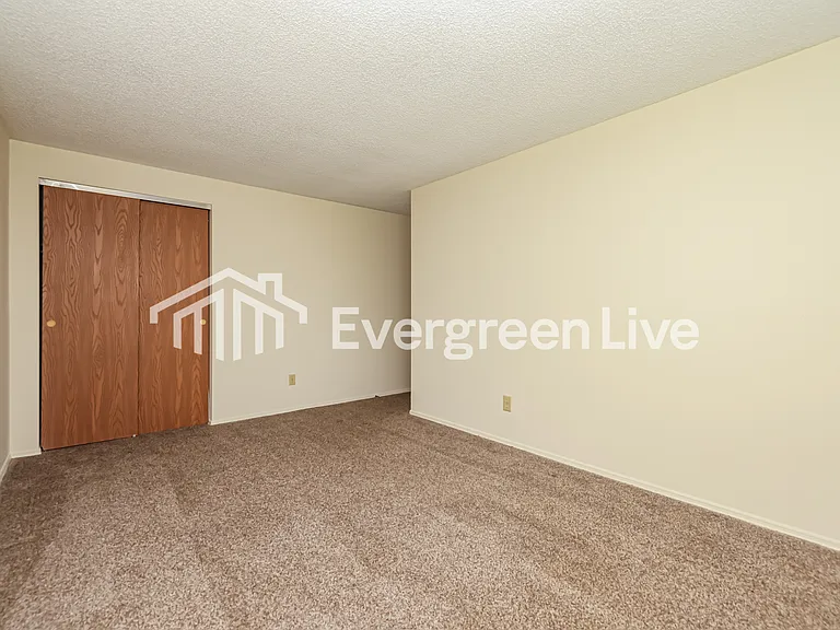 6493 Rolling Glen Dr — Photo 11