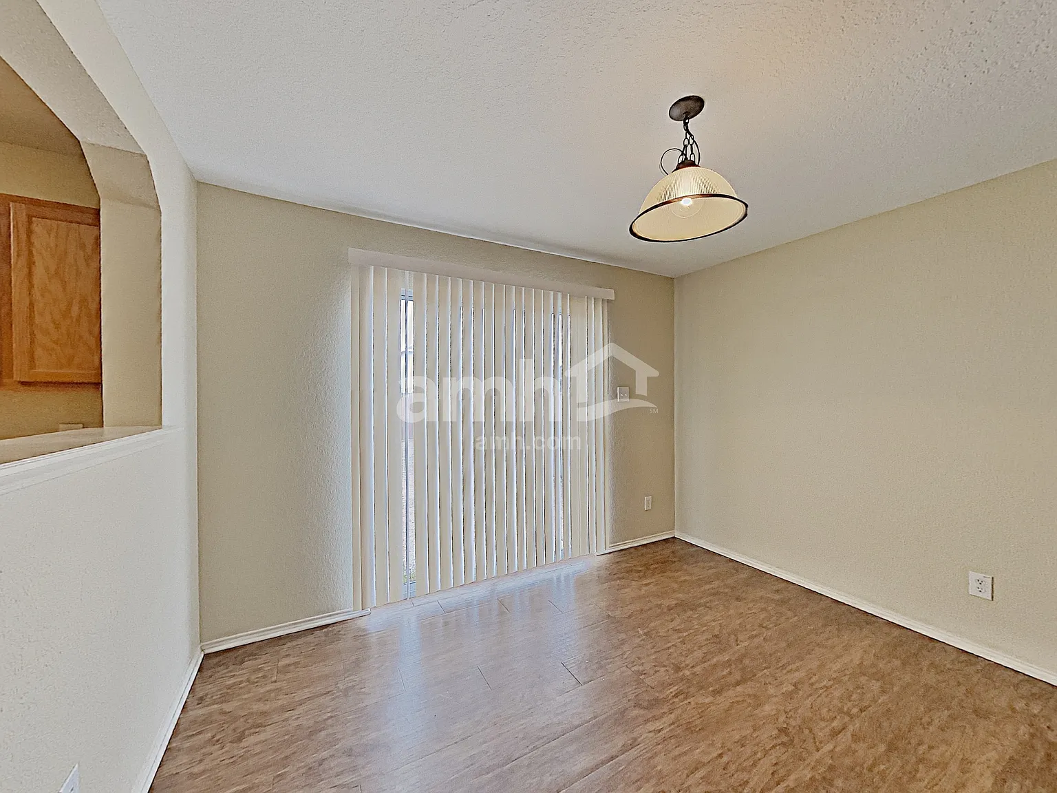 3 bed, 2.5 bath, 1812 sqft, $1,705 — Photo 4