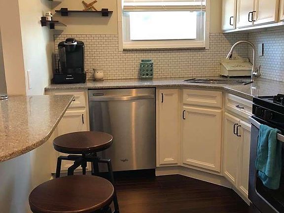 4th image of 208 Fairharbor Dr
