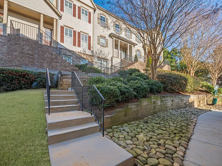 1425 Briarhaven Trl — Photo 24
