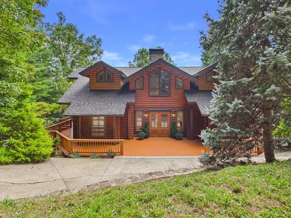 214 Cross Creek Trl, Robbinsville, NC 28771