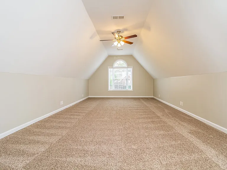 2910 Iona Dr — Photo 15
