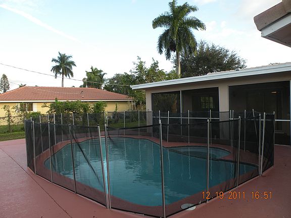 3rd image of 8305 NW 35th St