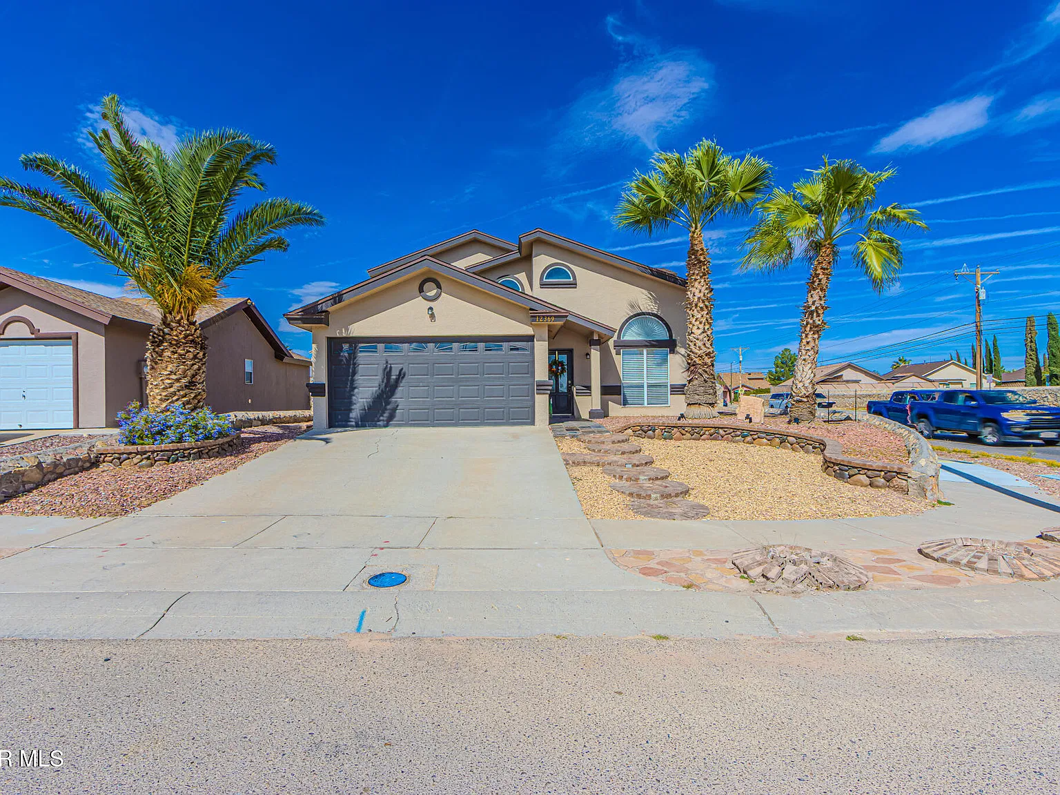 4 bed, 2.0 bath, 1694 sqft, $1,875 — Photo 2