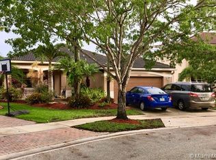 1084 Sunflower Cir, Weston, FL 33327
