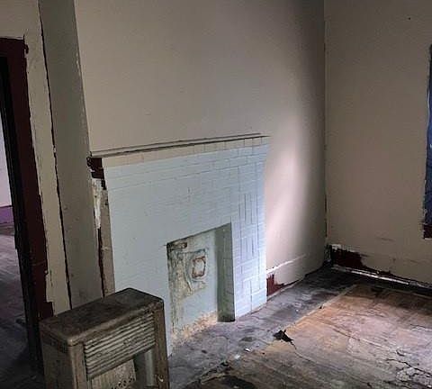 3rd image of 122 Wylie St