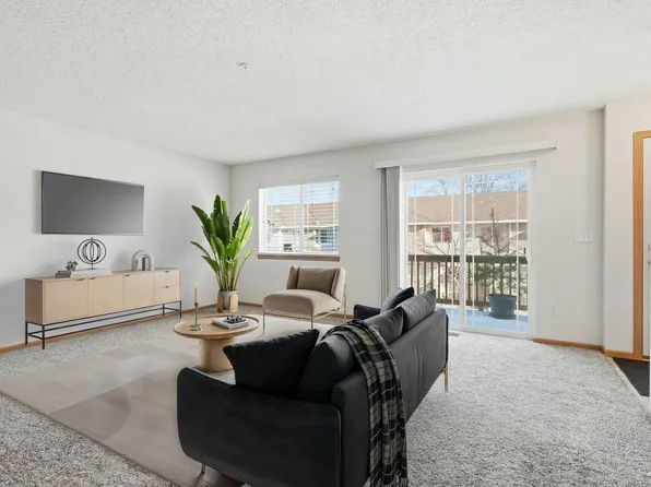 14974 Chestnut Ln, Savage, MN 55378