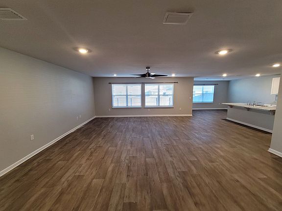 3rd image of 5569 Mars Hill Ln