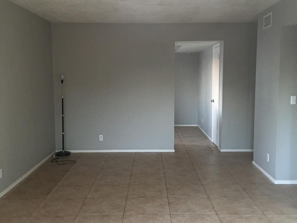 1st image of 1063 N Wedgewood Dr #1059