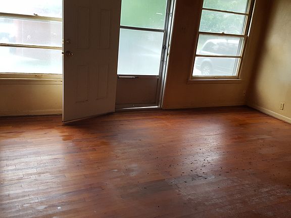 4th image of 302 Franklin Ave